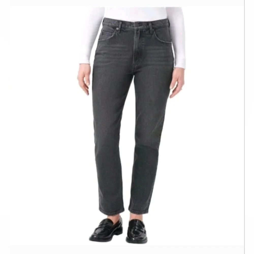 Kirkland Signature Women's High-Rise Straight Leg Jean Black Wash
